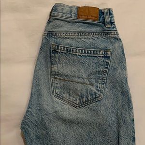 AMERICAN EAGLE MOM JEANS 00